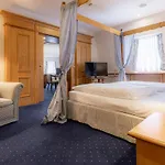 Waldhaus Hotel