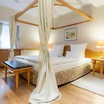 Hotel Waldhaus 5*
