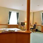 Hotel Waldhaus 5*