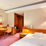 Hotel Waldhaus 5*