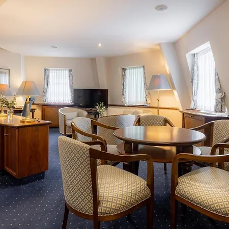 Szálloda Waldhaus 5*