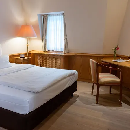 Ξενοδοχείο Waldhaus 5*