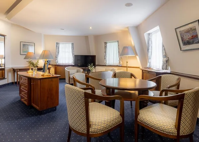 Hotel Waldhaus 5*
